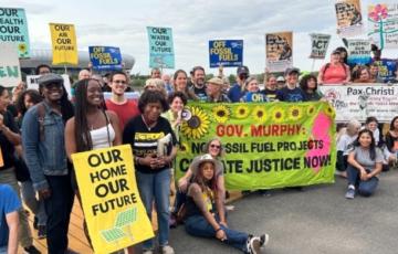 Image of Empower NJ protesters. Image by Food & Water Watch