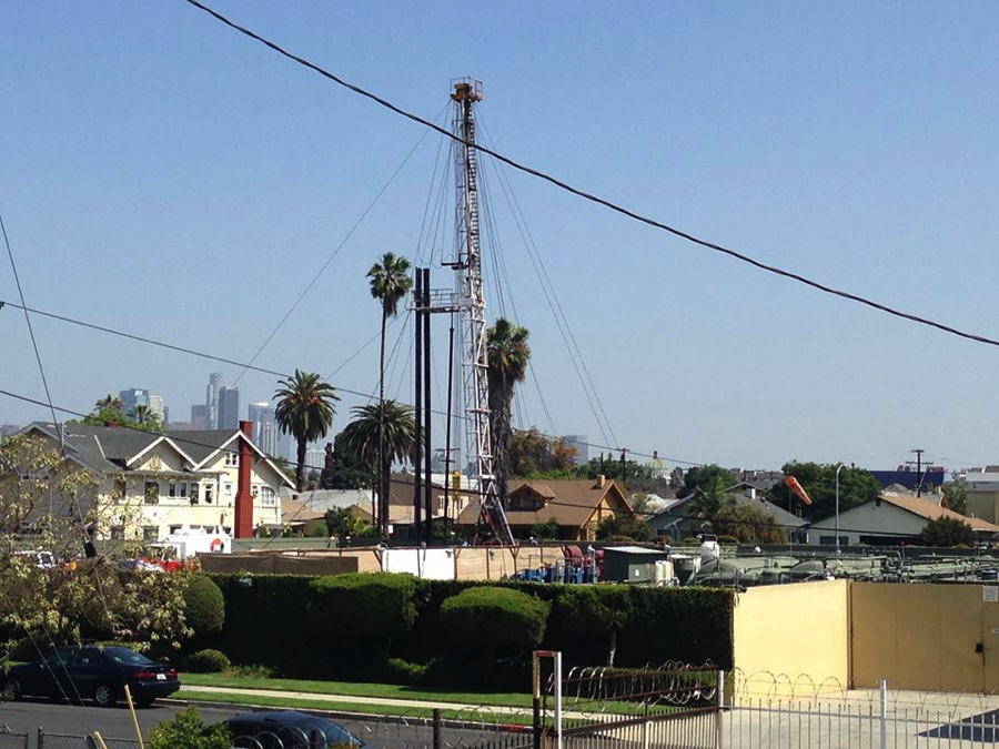An oil drilling operation in a neighbourhood in Los Angeles. Image courtesy of Stand Together Against Neighborhood Drilling  and Stand L.A.